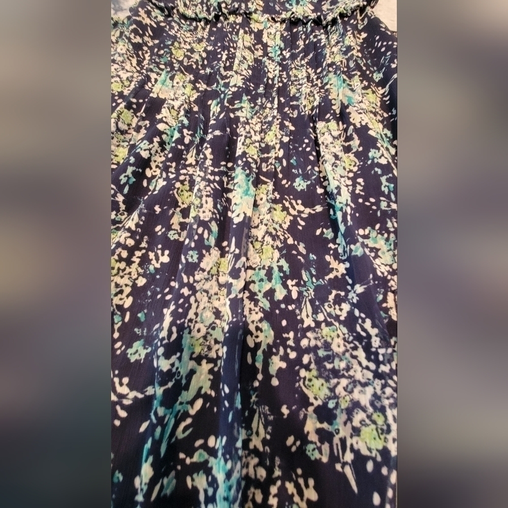 Sleeveless Roz & Ali Flutter Dress - Picture 4 of 6